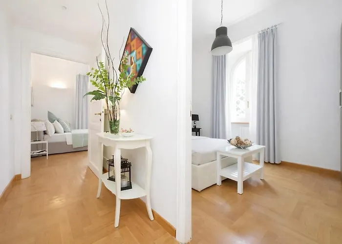 Апартаменты Luxury For 10 Vaticano S'peter Basilica Aircond Netflix - Sky Wifi