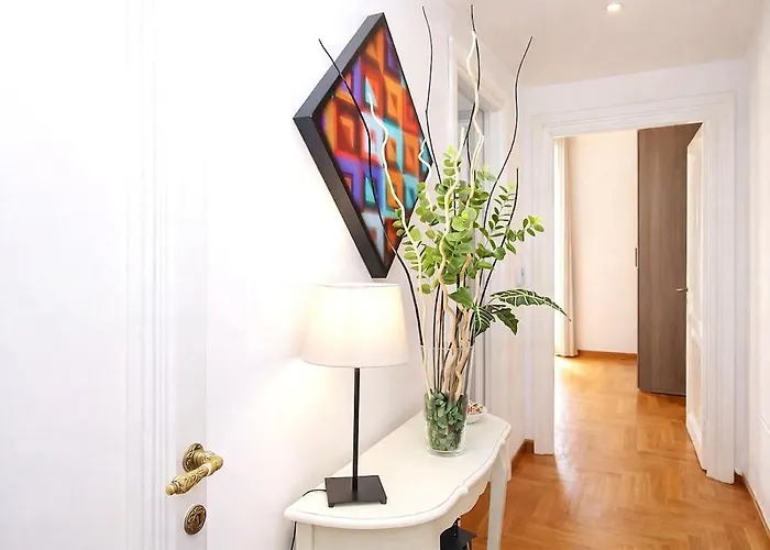 Апартаменты Luxury For 10 Vaticano S'peter Basilica Aircond Netflix - Sky Wifi *