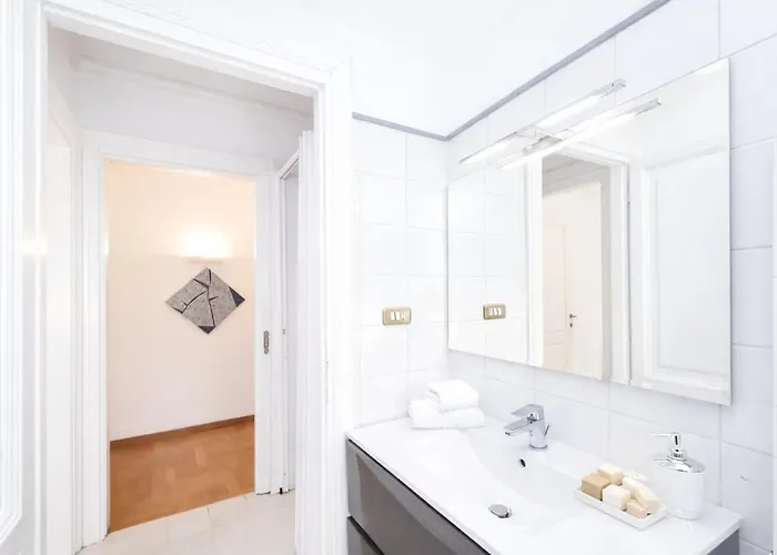 Апартаменты Luxury For 10 Vaticano S'peter Basilica Aircond Netflix - Sky Wifi Рим